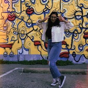 Meet your Posher, Monica